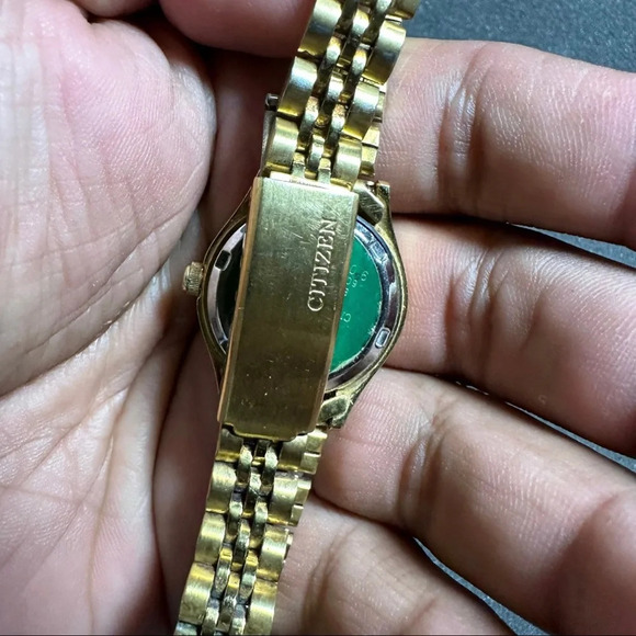 CITIZEN QUARTZ LADIES WATCH YP 6000 914376KT GN-4W-S DAY DATE PARTS OR REPAIR - Picture 6 of 8